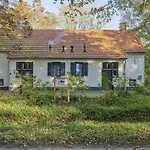 Holiday home Bosbeertje 43 *